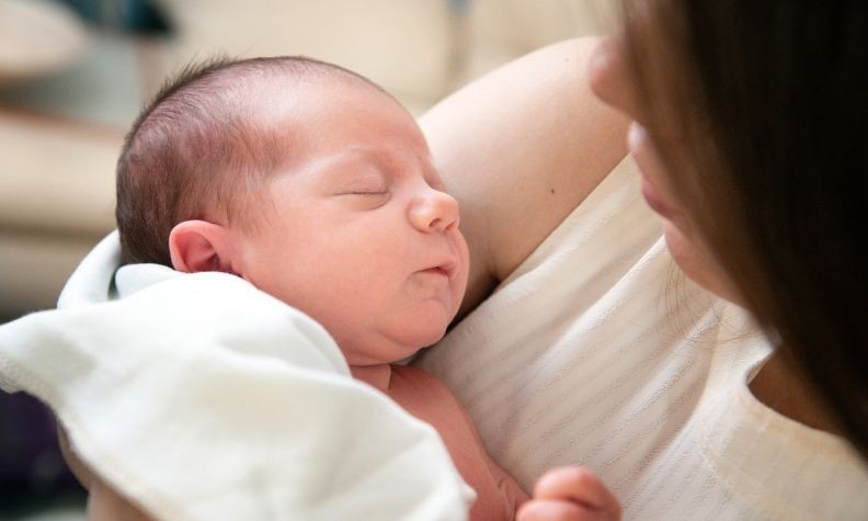 nama bayi bahasa Inggris, nama bayi keberuntungan, nama bayi laki-laki dan perempuan, arti nama bayi, nama bayi bermakna positif, Bunda, si Kecil